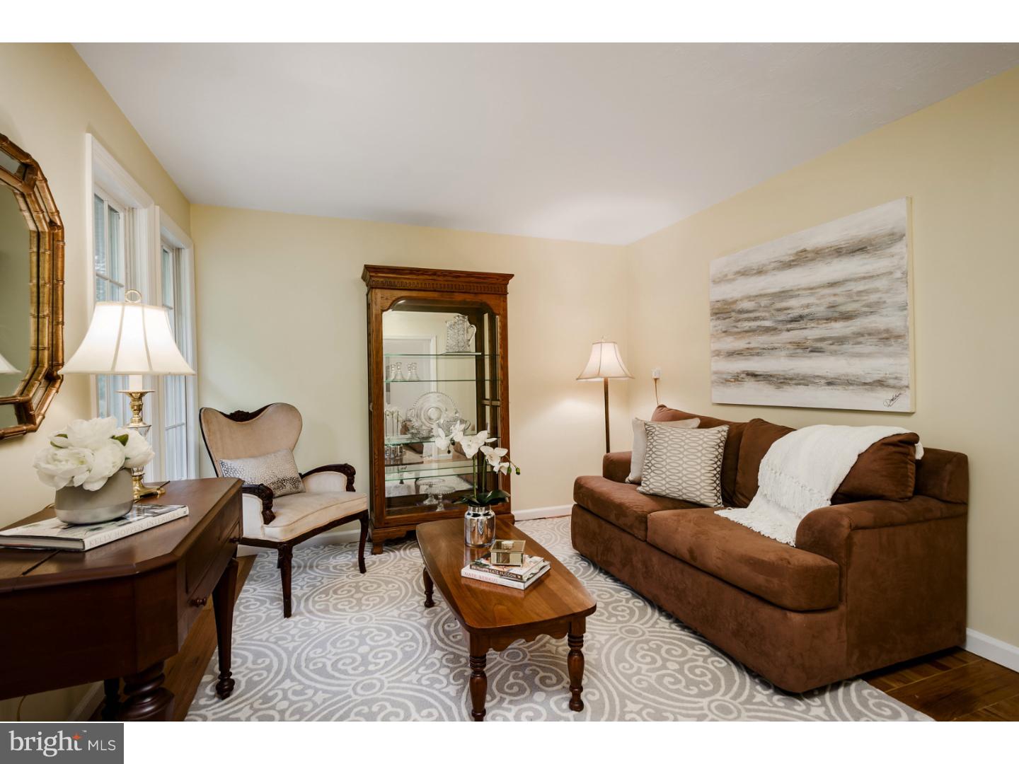 76 Woosamonsa Road Pennington, NJ 08534 - Photo 3 of 25 Living Room