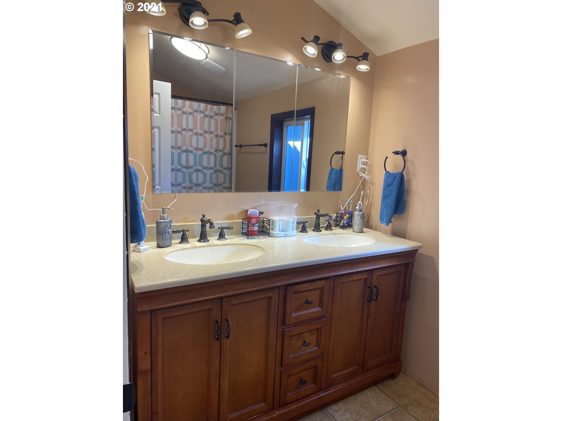 3169 3rd Street Hubbard, OR 97032 - Photo 10 of 21 Gallery Image 10