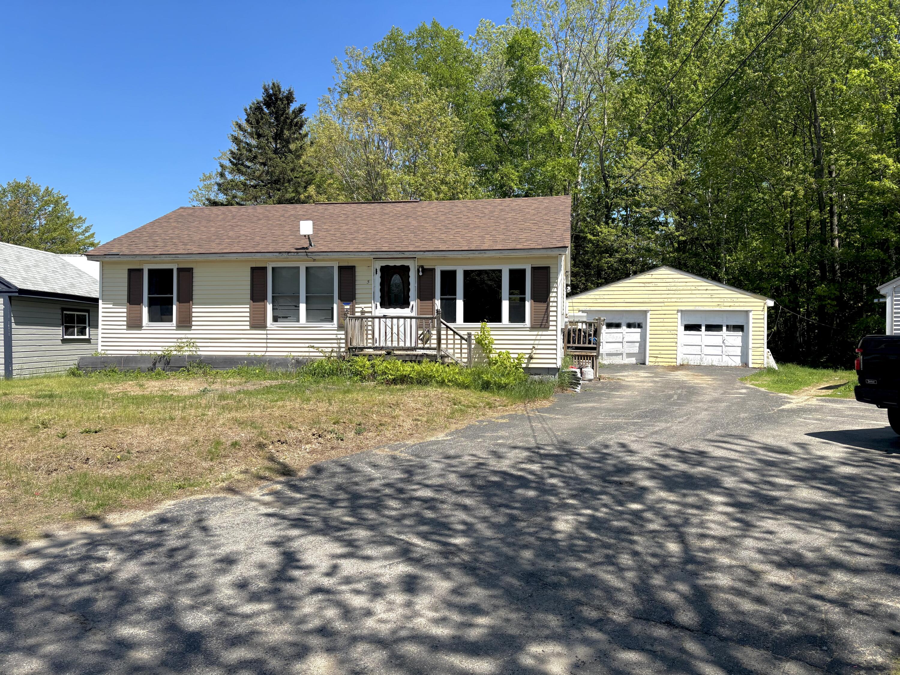 5 Grove Street Millinocket, ME 04462 - Photo 3 of 24 IMG_3147