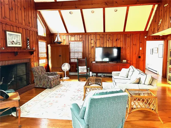 $3,750 | 123 Border Avenue, South Kingstown, RI 02879
