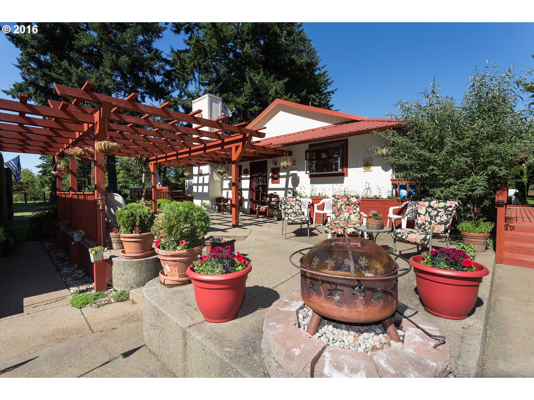 23645 Southeast Howlett Road Eagle Creek, OR 97022 - Photo 18 of 32 Patio