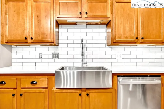 $399,000 | 215 South Jefferson Avenue, Unit 203, West Jefferson, NC 28694