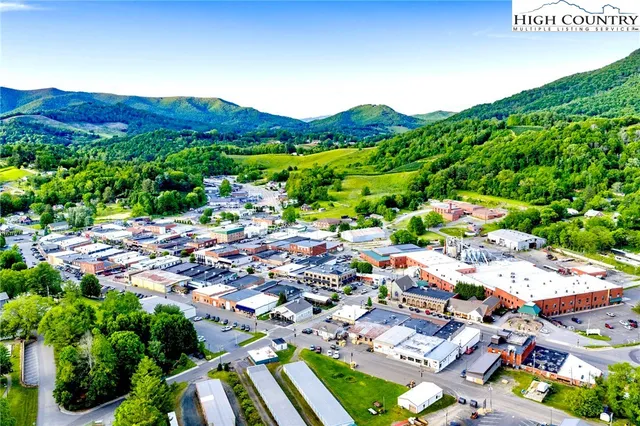 $399,000 | 215 South Jefferson Avenue, Unit 203, West Jefferson, NC 28694