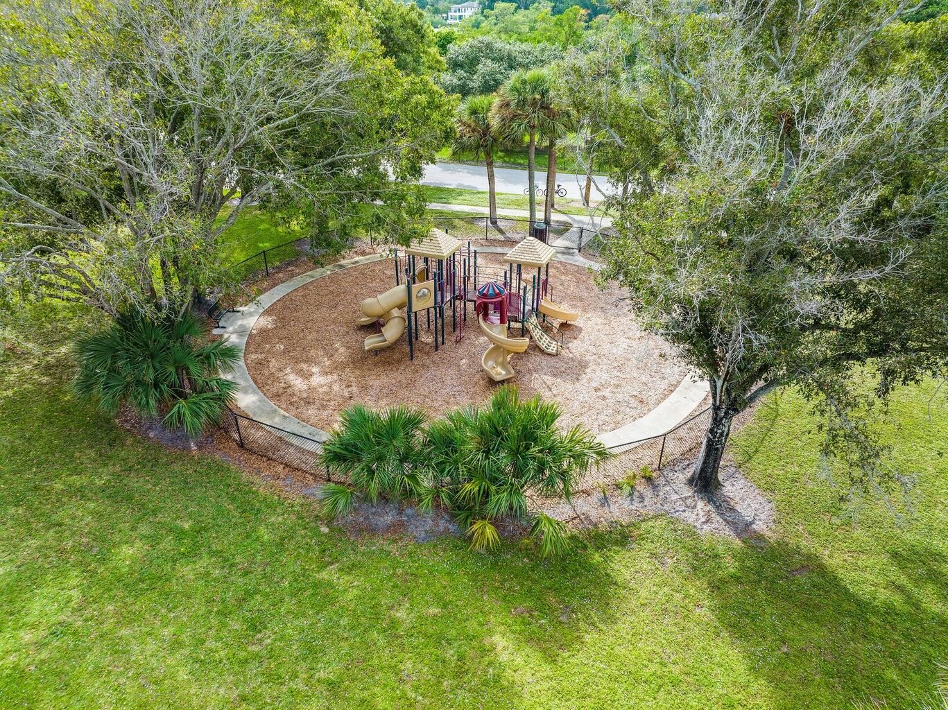 2316 23rd Court Jupiter, FL 33477 - Photo 21 of 23 20220411224425927878000000-o