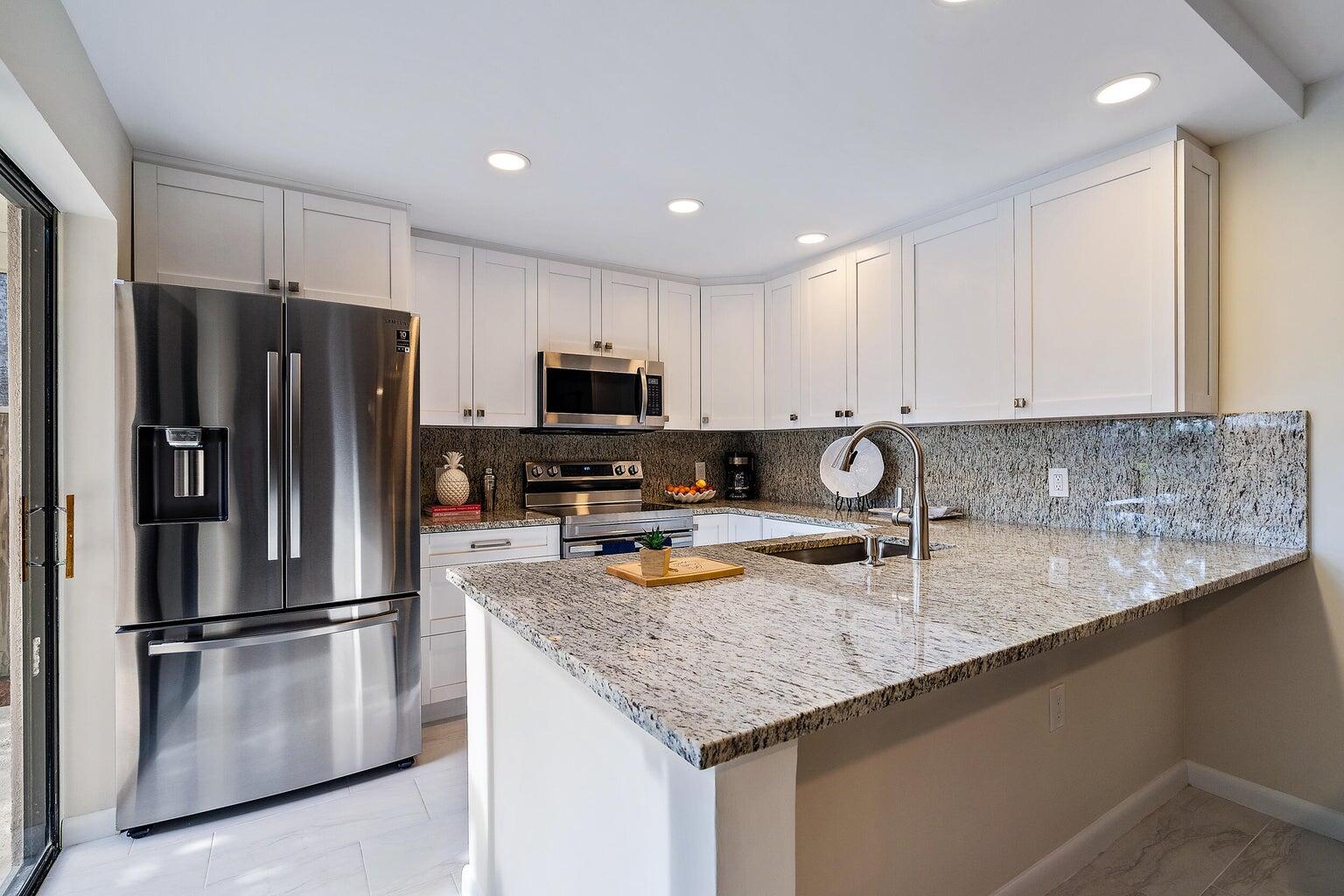 2316 23rd Court Jupiter, FL 33477 - Photo 5 of 23 20220411224424900791000000-o