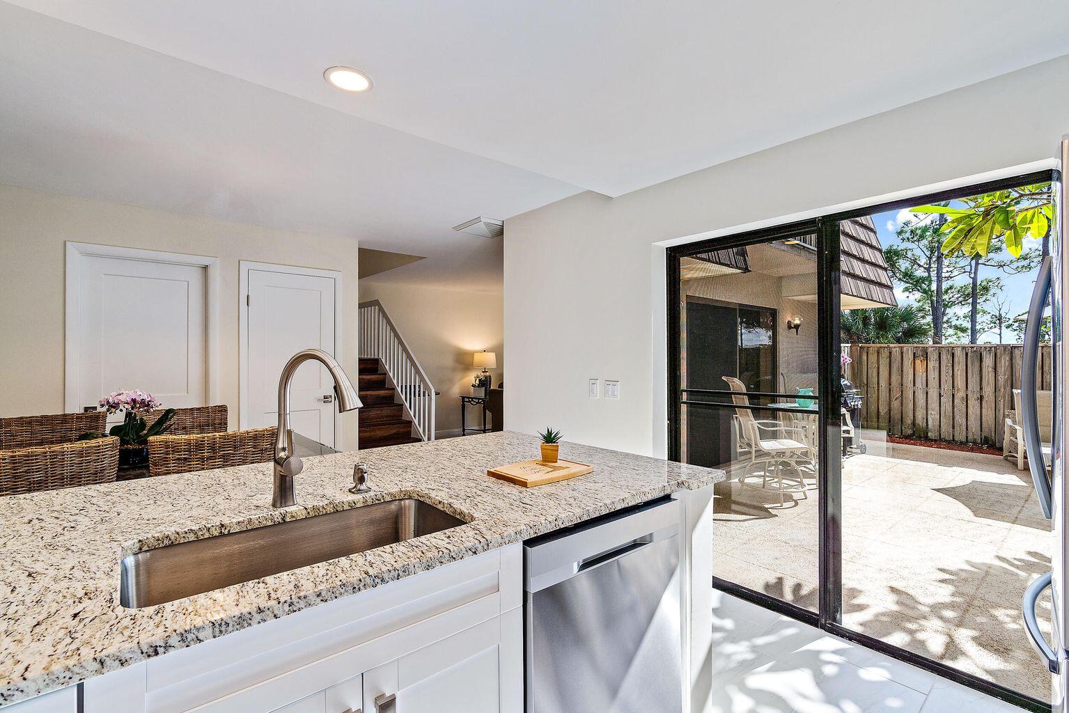 2316 23rd Court Jupiter, FL 33477 - Photo 6 of 23 20220411224425604670000000-o