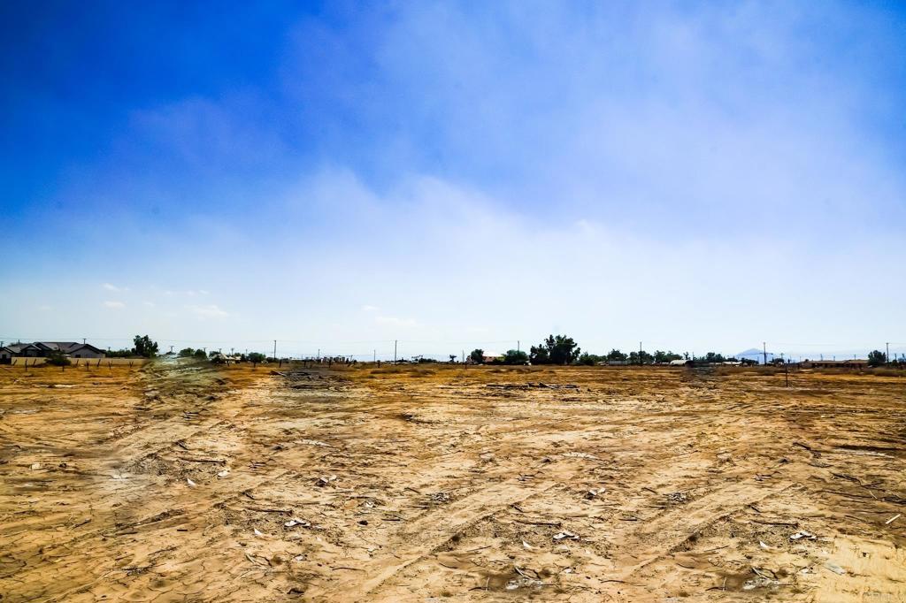 531 Lee Road Imperial, CA 92251 - Photo 6 of 18 a view of an ocean