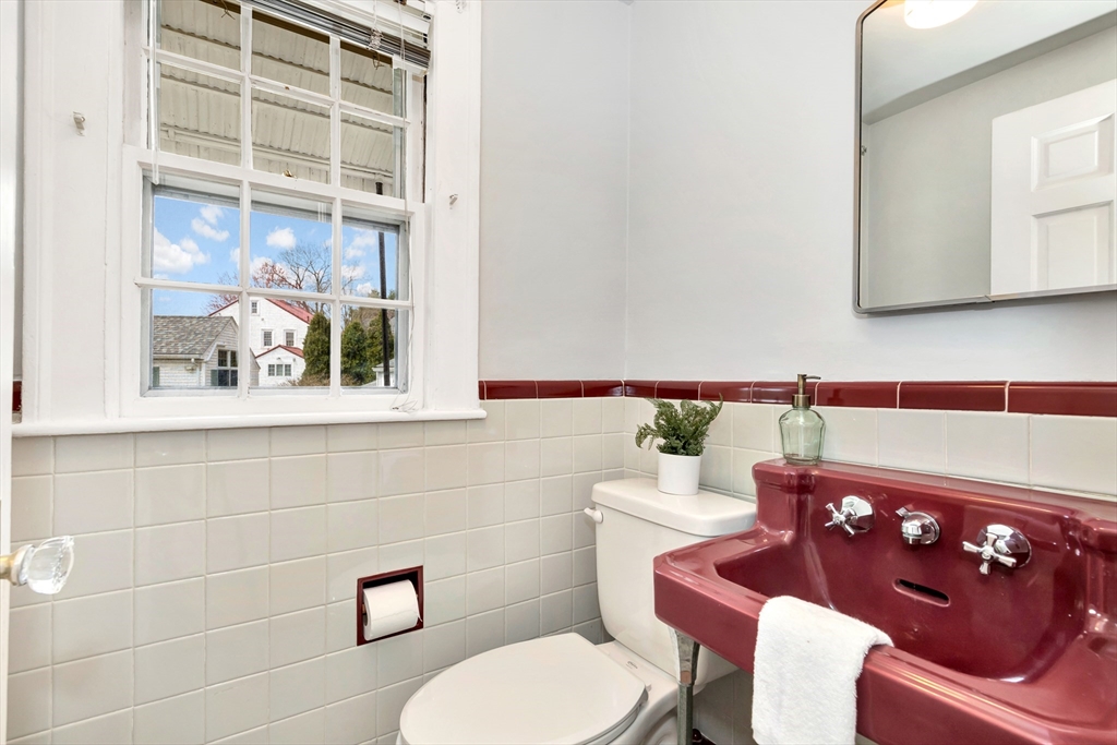 377 Park Avenue Arlington, MA 02476 - Photo 26 of 39