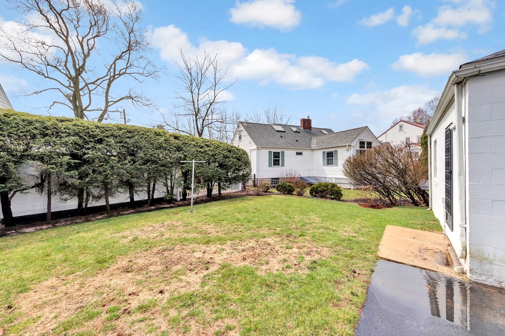 377 Park Avenue Arlington, MA 02476 - Photo 6 of 39