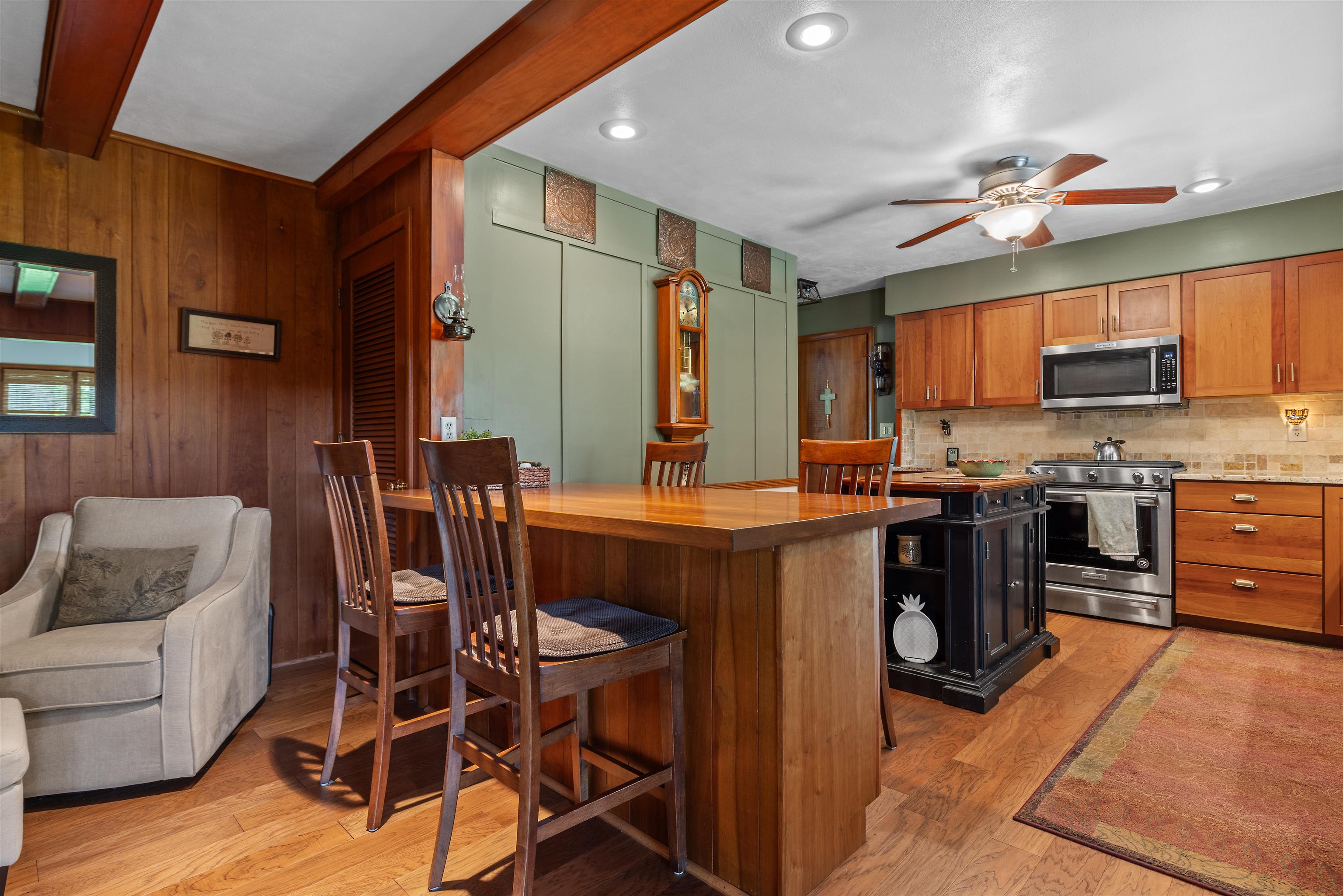 826 Roxbury Road Rockford, IL 61107 - Photo 8 of 21 Gallery Image 8