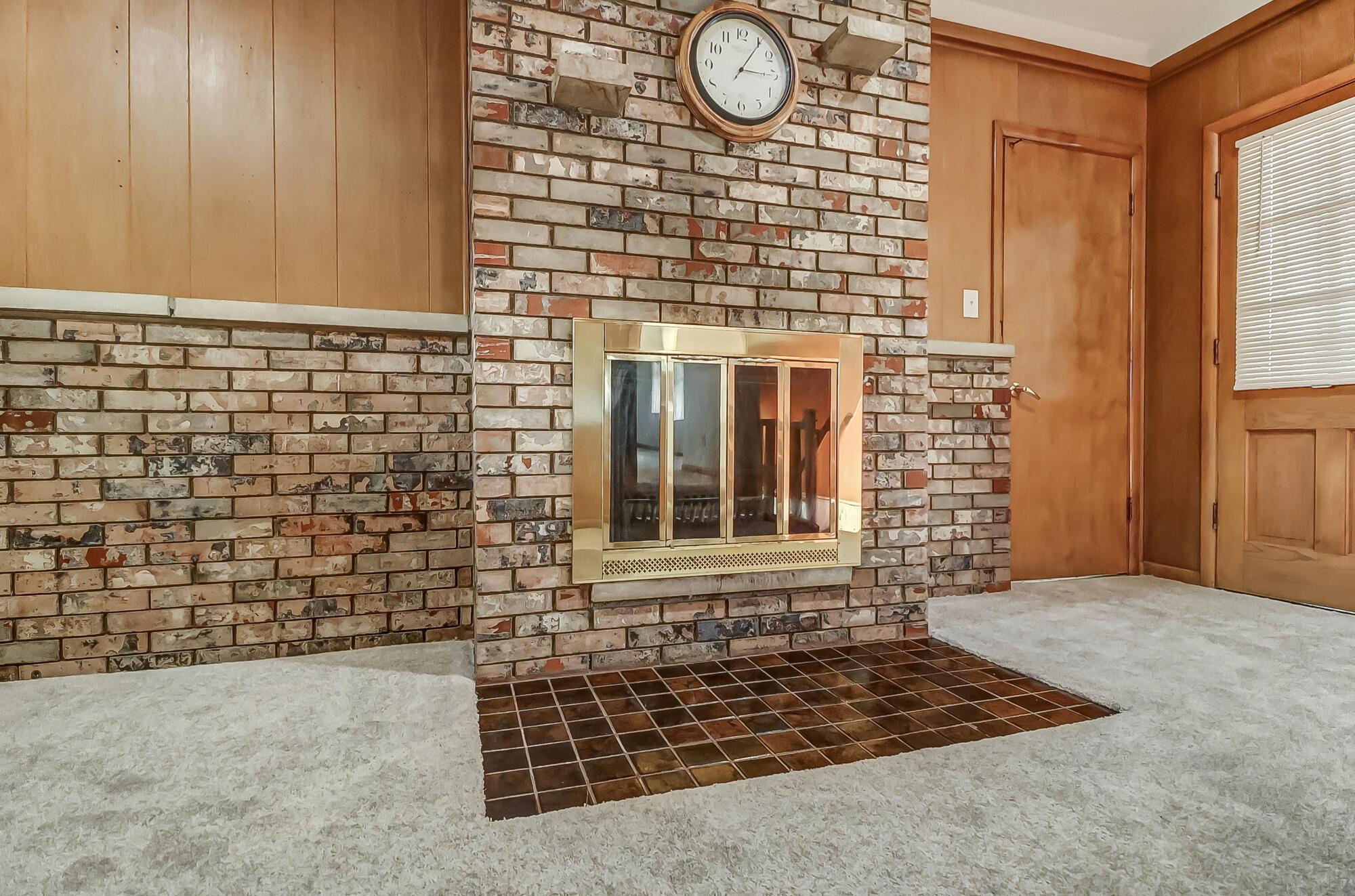 4467 Wanda Lane Road Columbus, OH 43224 - Photo 4 of 36 004