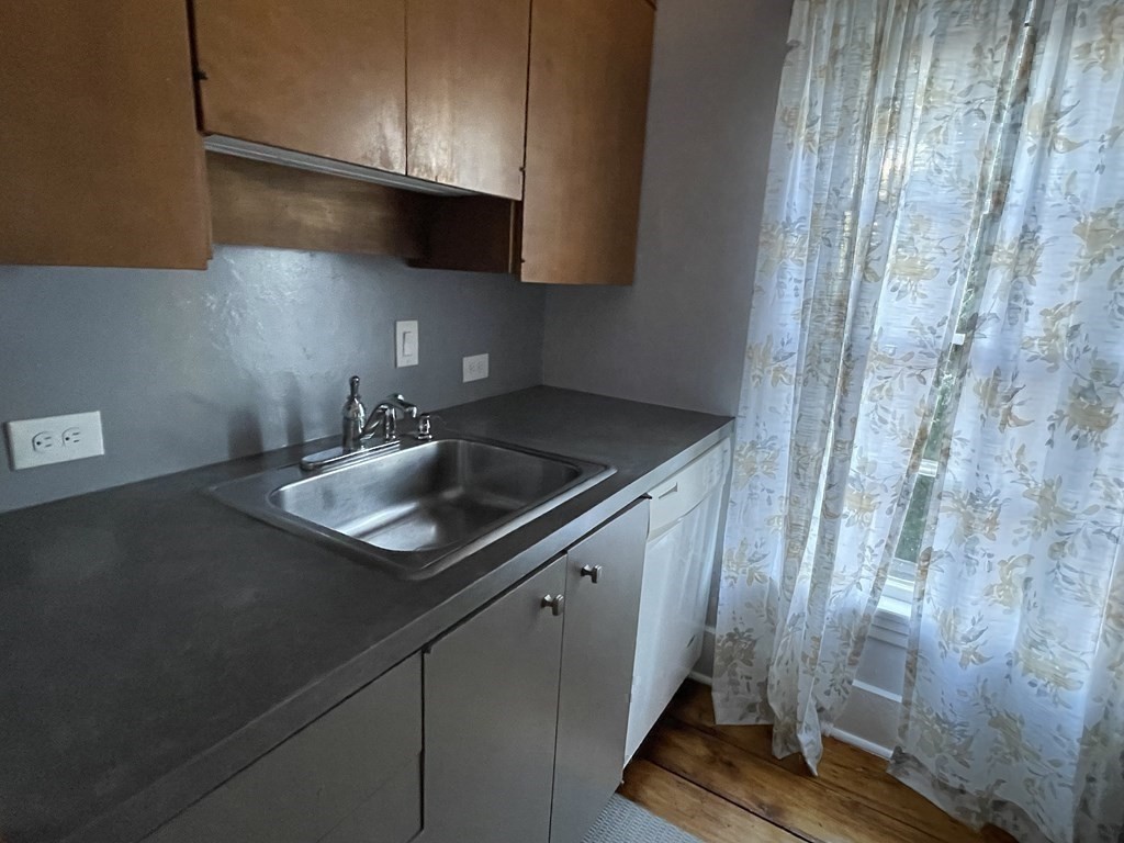 2 Oxford Place Worcester, MA 01609 - Photo 23 of 42