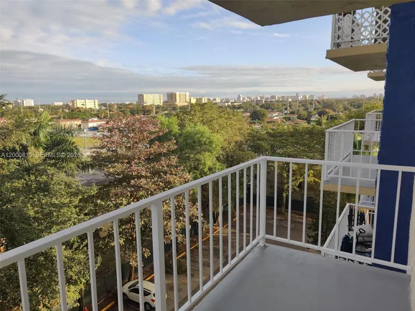 $1,800 | 4550 Northwest 9th Street, Unit 706E, Miami, FL 33126