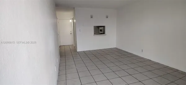 $1,800 | 4550 Northwest 9th Street, Unit 706E, Miami, FL 33126