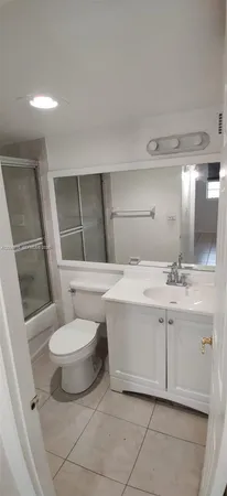 $1,800 | 4550 Northwest 9th Street, Unit 706E, Miami, FL 33126