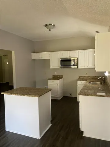 $1,995 | 822 Collins Boulevard, Cedar Hill, TX 75104