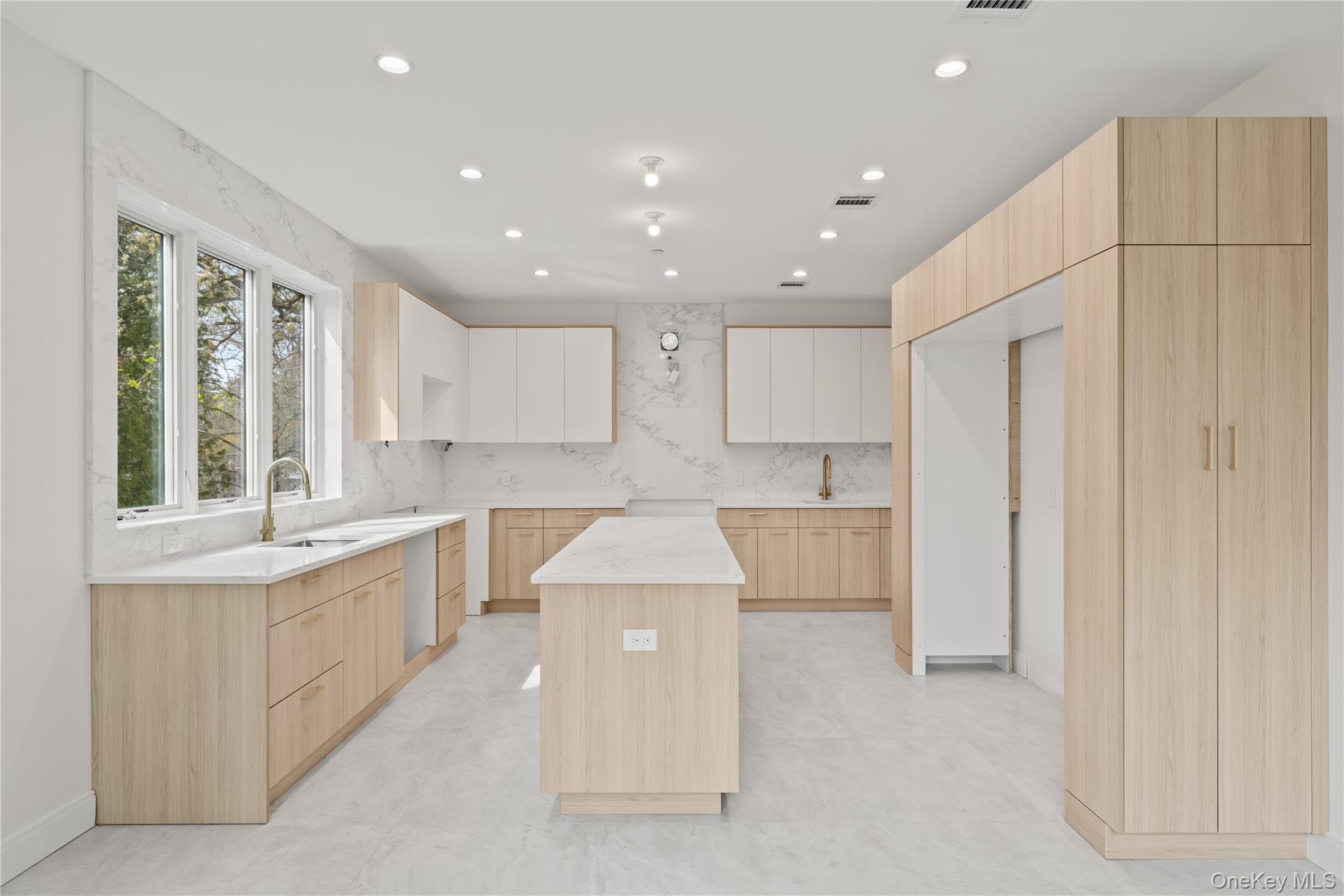 5 Mirror Lake Road, Unit 202 Spring Valley, NY 10977 - Photo 9 of 50 Kitchen