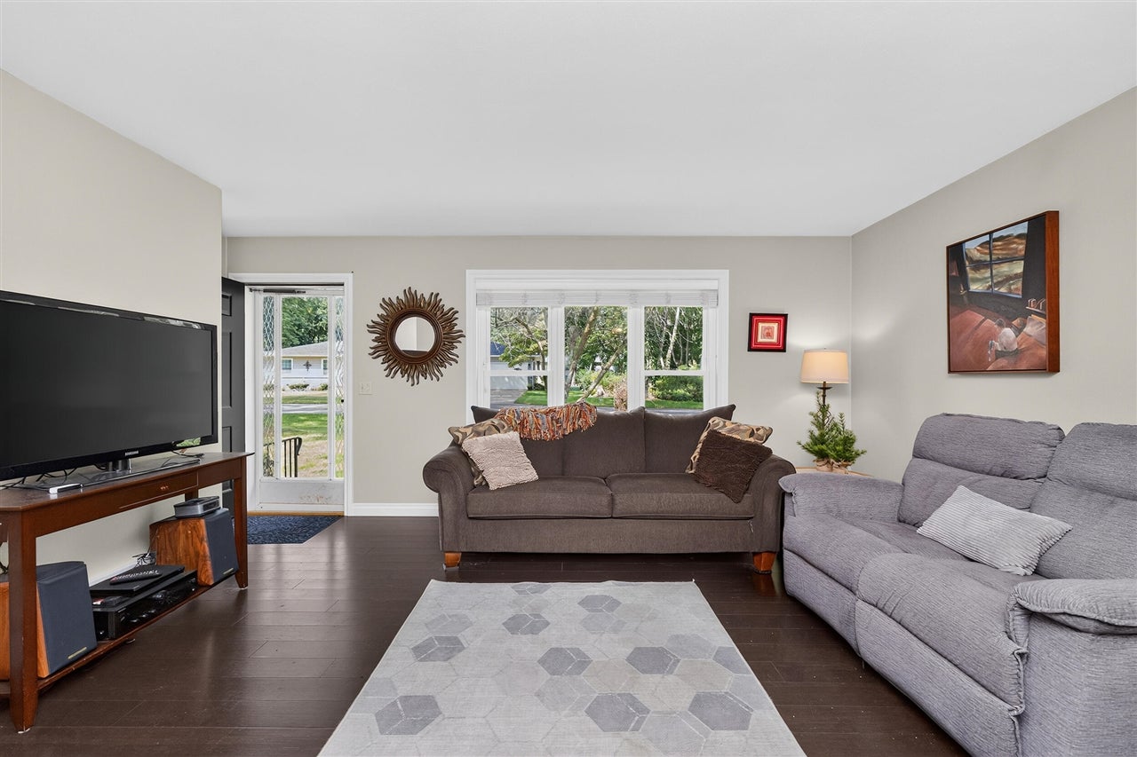 61255 Cass Road Cassopolis, MI 49031 - Photo 8 of 19 Gallery Image 8