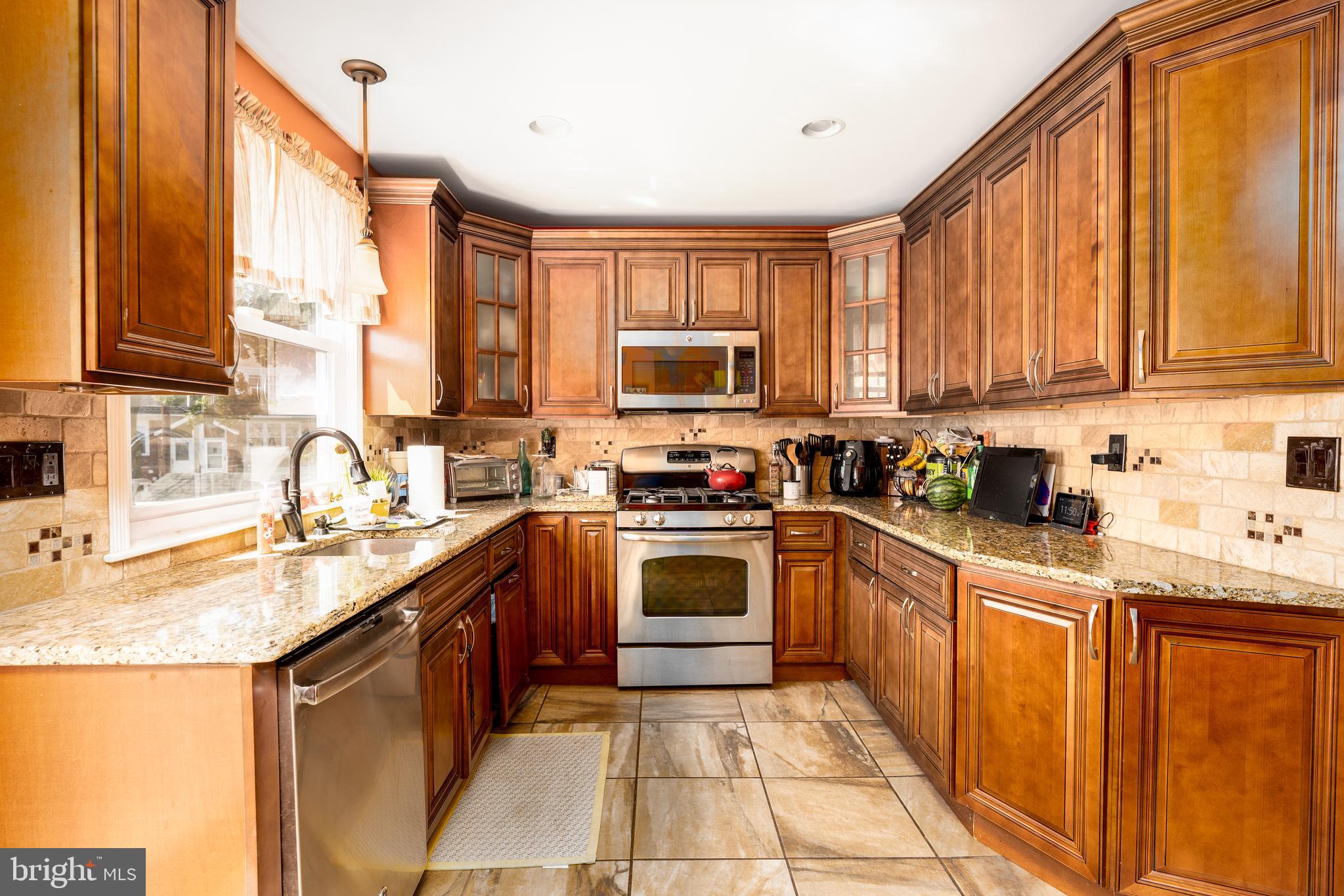 10805 Pedrick Road Philadelphia, PA 19154 - Photo 5 of 12