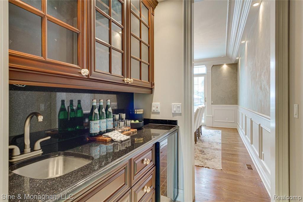 45 Roslyn Road Grosse Pointe Shores, MI 48236 - Photo 19 of 88