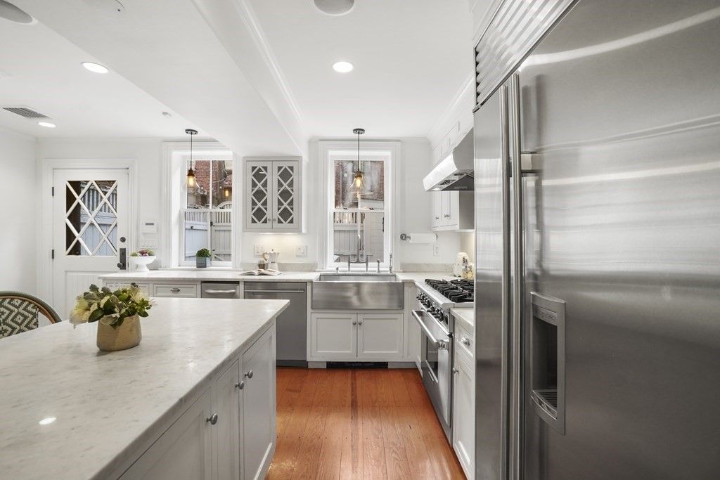 46 Appleton Street Boston, MA 02116 - Photo 2 of 26