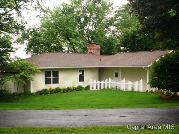 172 Maple Grove Lane Springfield, IL 62712 - Photo 1 of 11