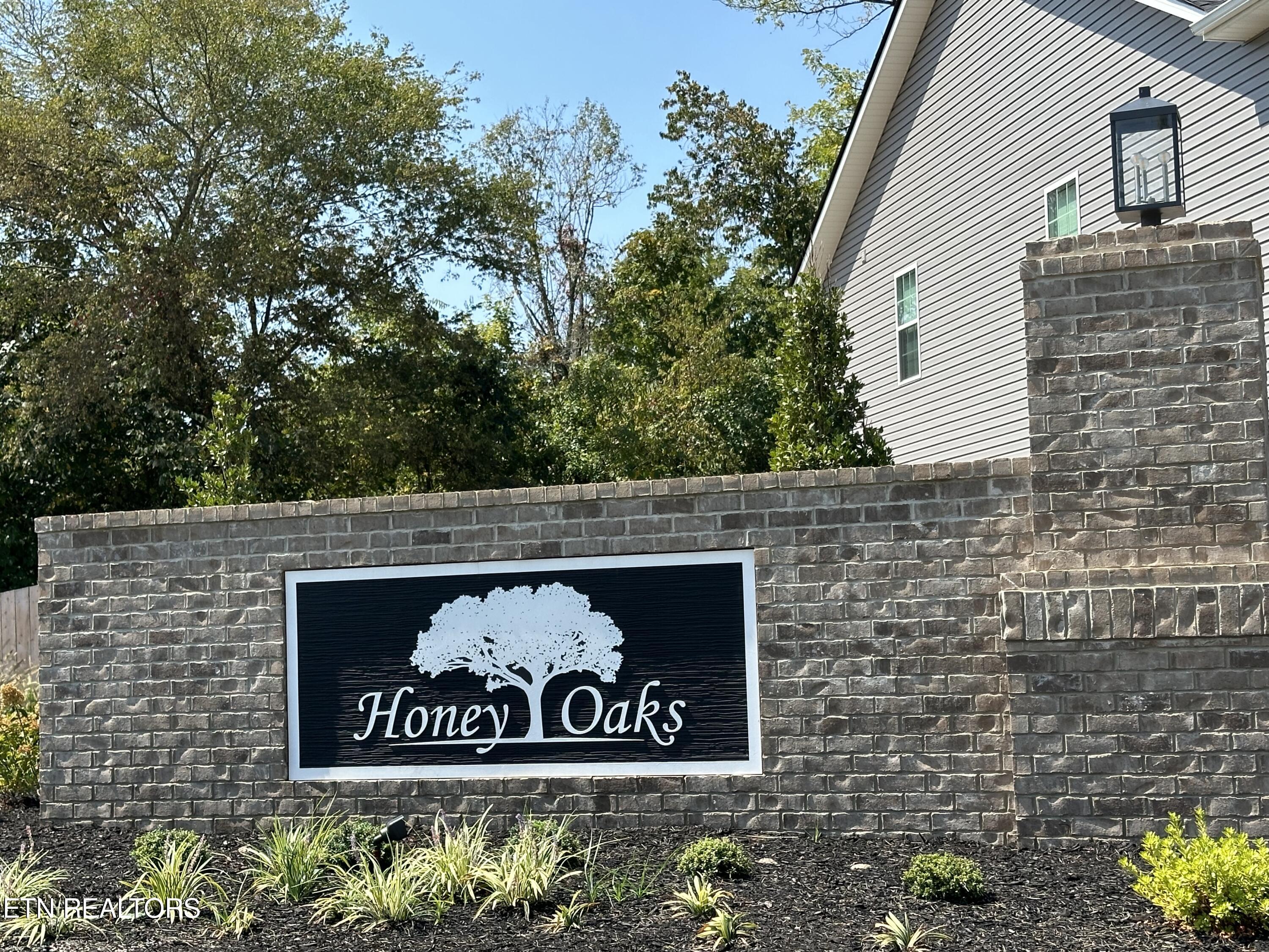 7661 Honey Oaks Road Corryton, TN 37721 - Photo 3 of 4 Welcome to Honey Oaks