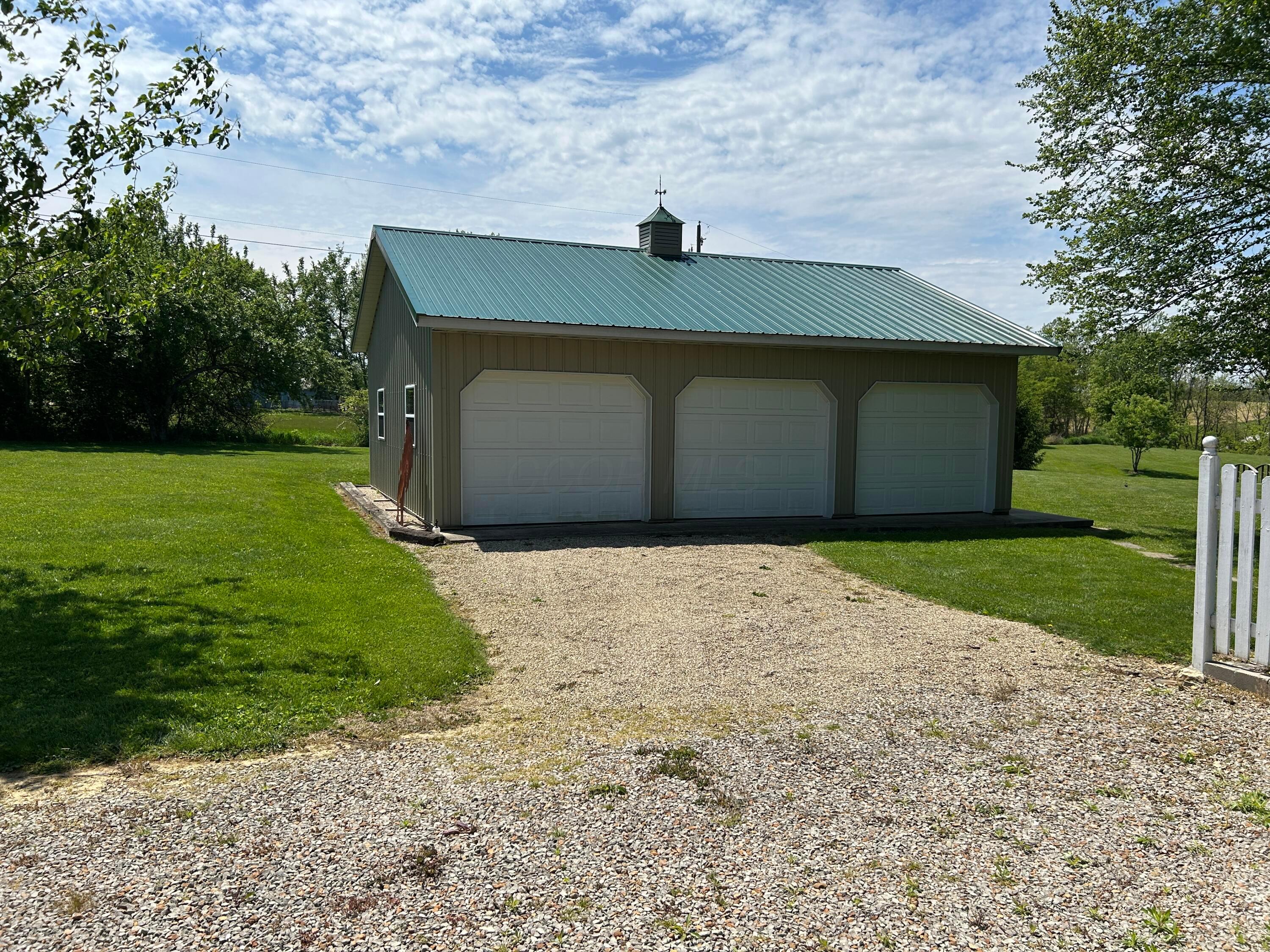 2905 Fairfield Union Road Northeast Lancaster, OH 43130 - Photo 3 of 25
