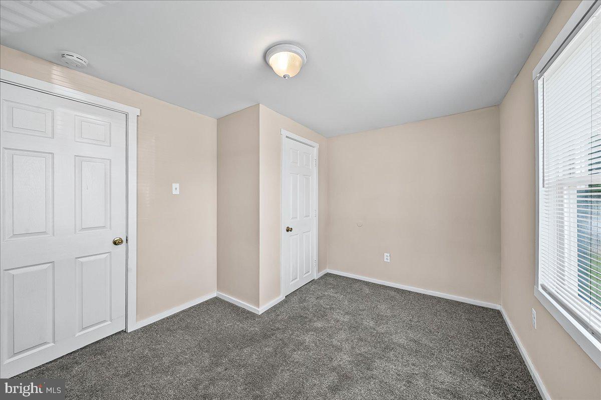 1242 Chestnut Street Marcus Hook, PA 19061 - Photo 11 of 32