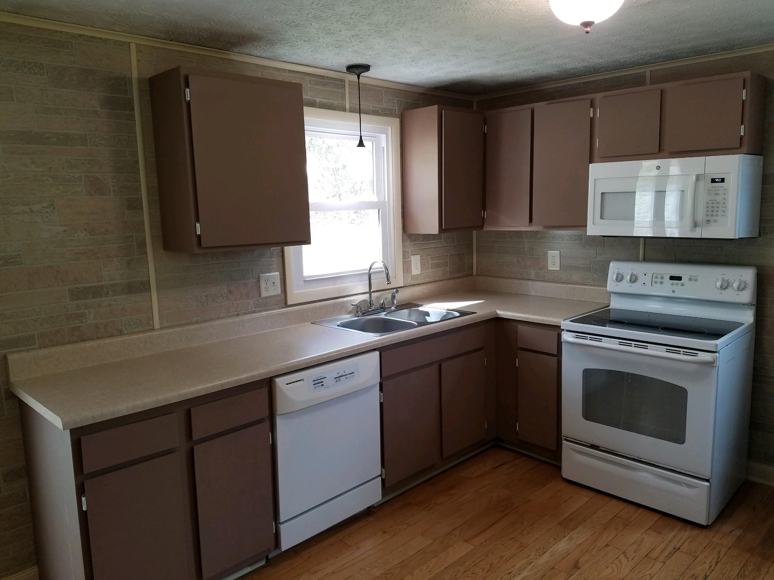2613 Springwood Road Fincastle, VA 24090 - Photo 3 of 12 4753AD3B-2D29-4EAC-BF0E-7203305832F0