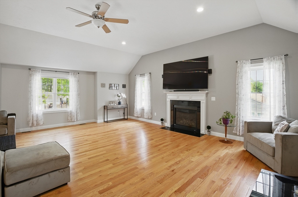 11 Davis Road Tewksbury, MA 01876 - Photo 17 of 41 Gallery Image 17
