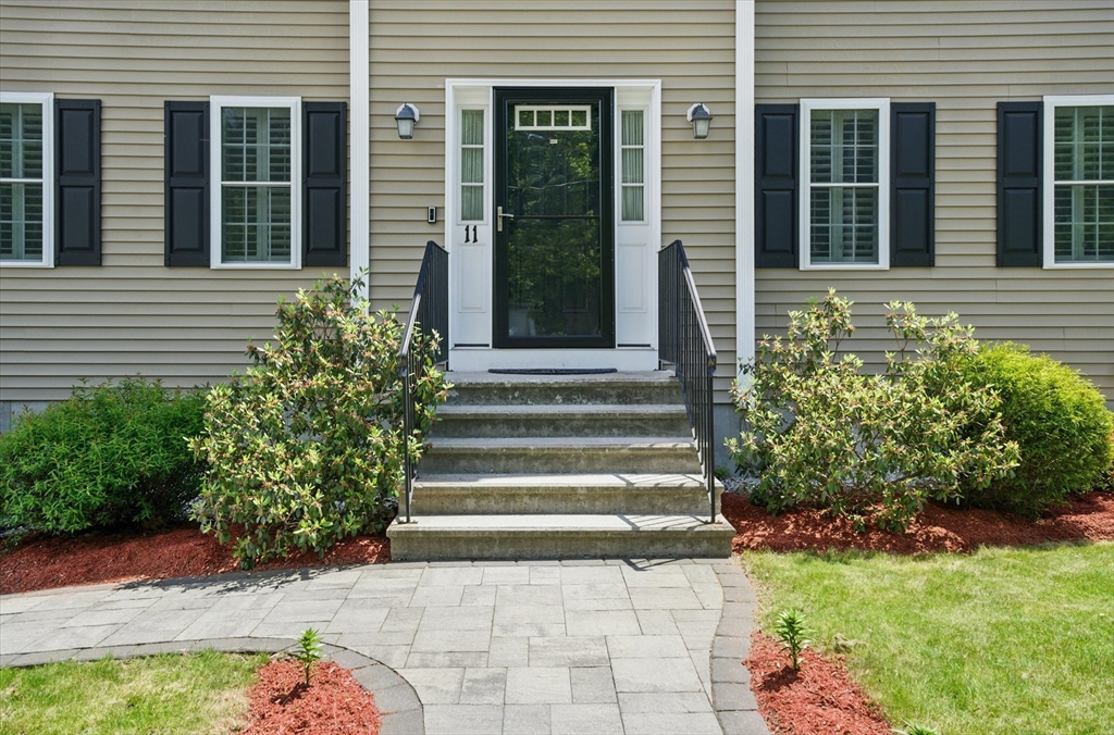 11 Davis Road Tewksbury, MA 01876 - Photo 4 of 41 Gallery Image 4