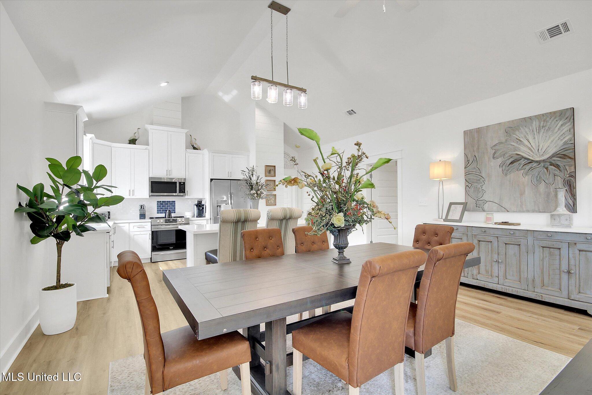 219 Demetz Avenue Pass Christian, MS 39571 - Photo 5 of 12 29-IMG_8405