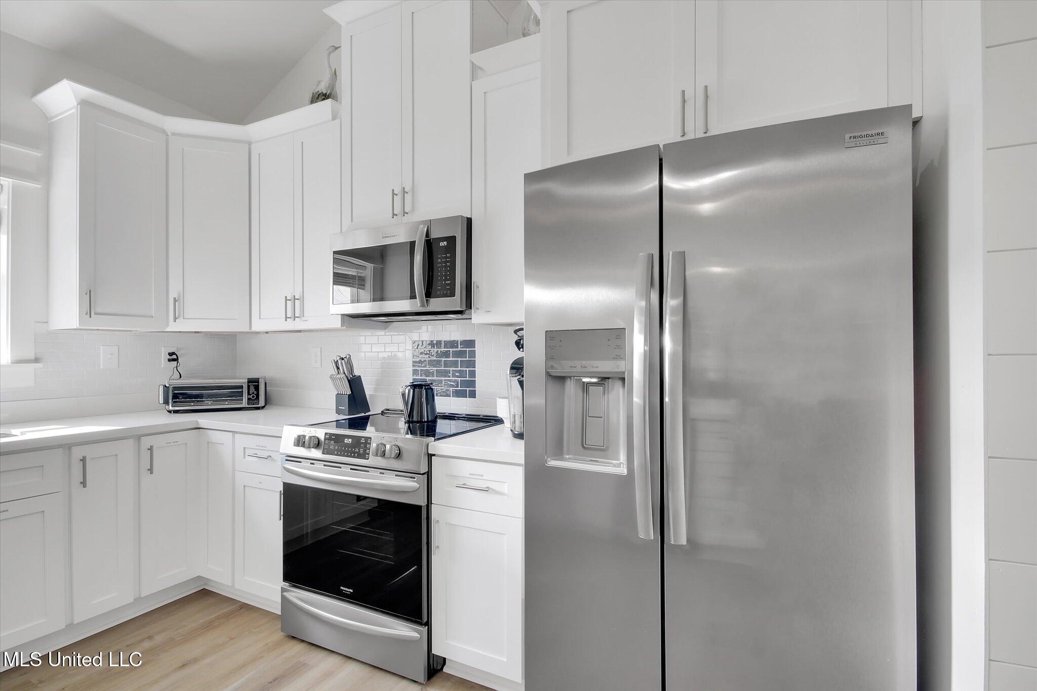 219 Demetz Avenue Pass Christian, MS 39571 - Photo 7 of 12 37-IMG_8445