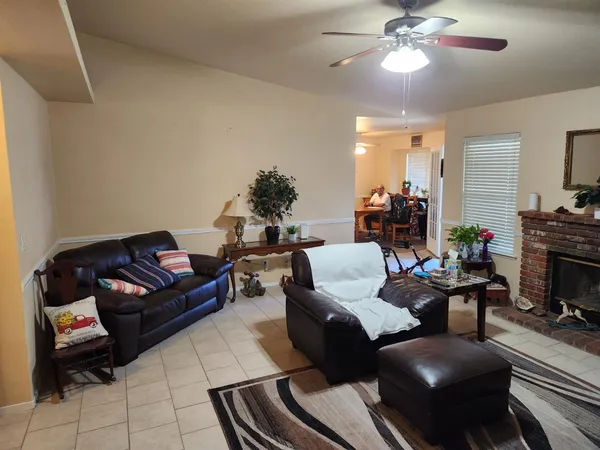 $410,000 | 6182 North Tracy Avenue, Fresno, CA 93722