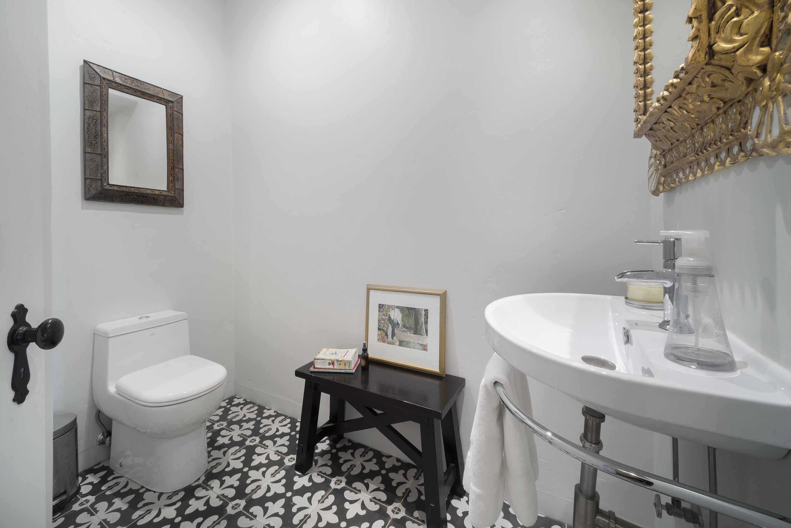 817 Moreno Road Santa Barbara, CA 93103 - Photo 12 of 38 Charming Powder Room