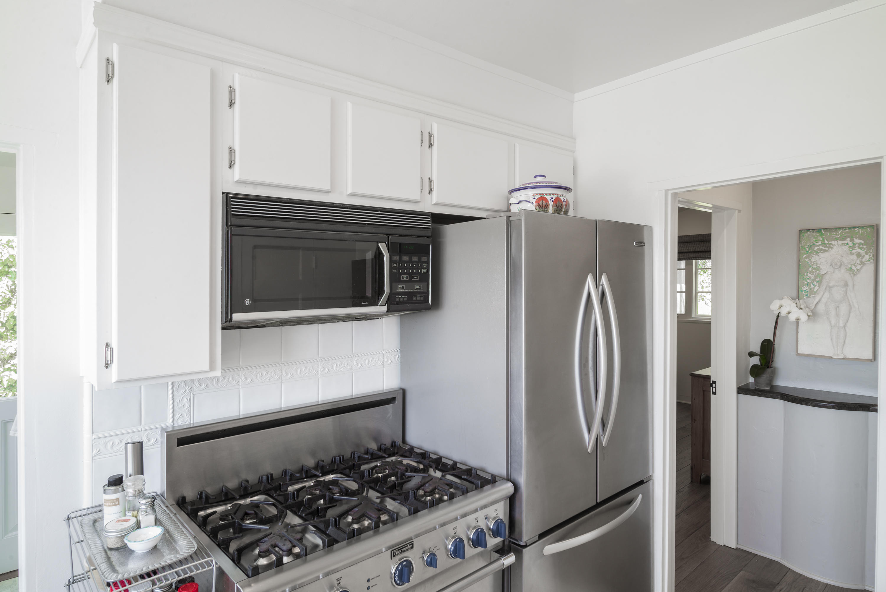 817 Moreno Road Santa Barbara, CA 93103 - Photo 15 of 38 Stainless Steel Appliances