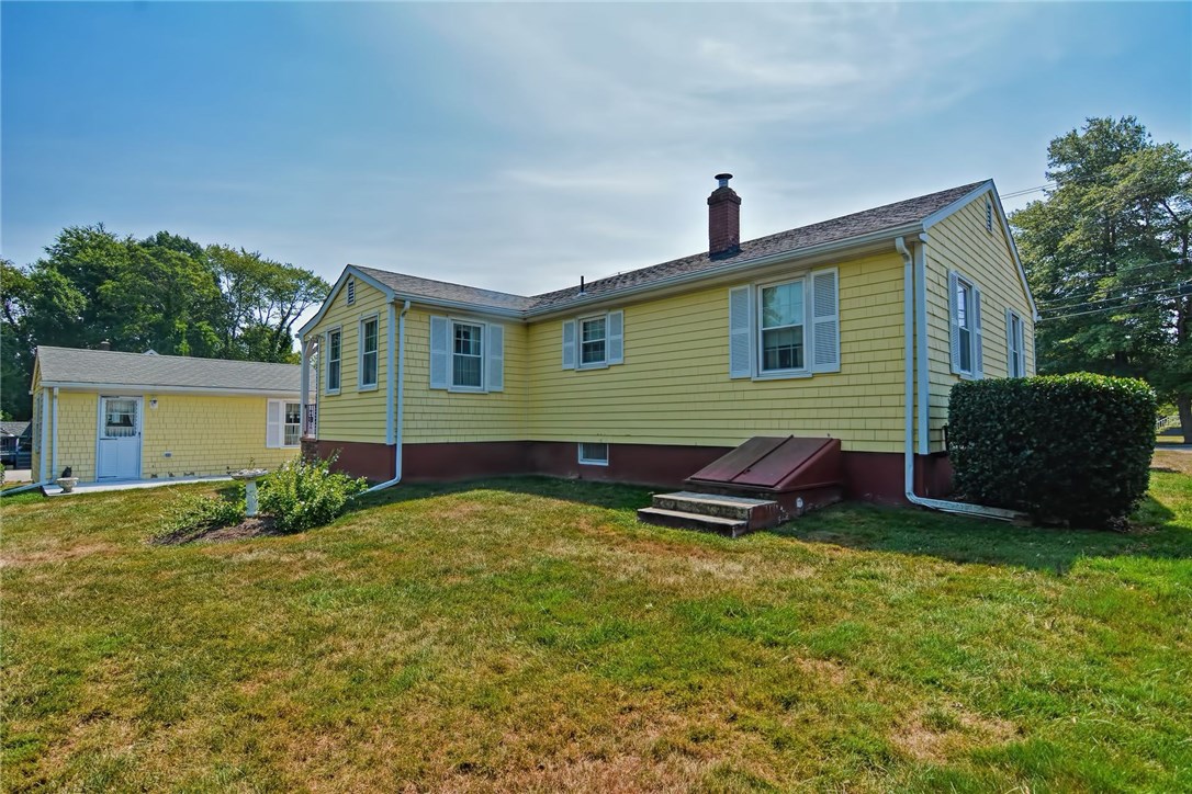 23 Narrows Road Bristol, RI 02809 - Photo 5 of 36