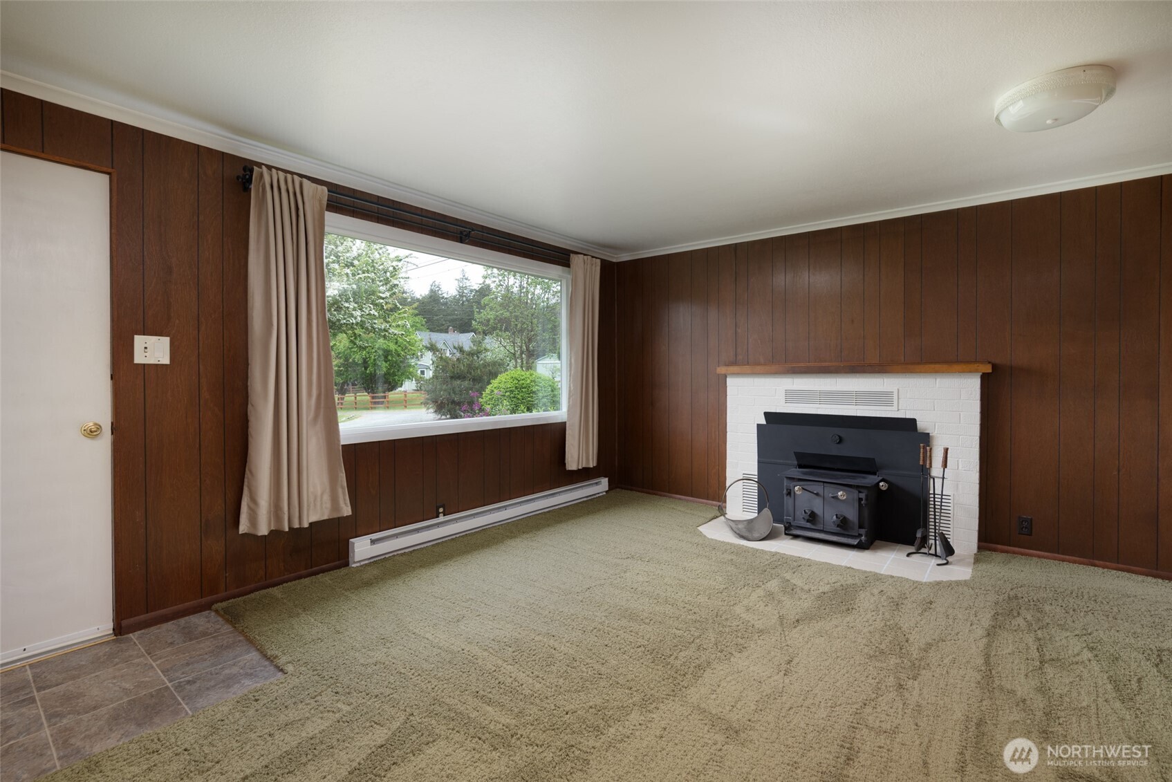 3183 Hawks Prairie Road Oak Harbor, WA 98277 - Photo 4 of 40 Gallery Image 4
