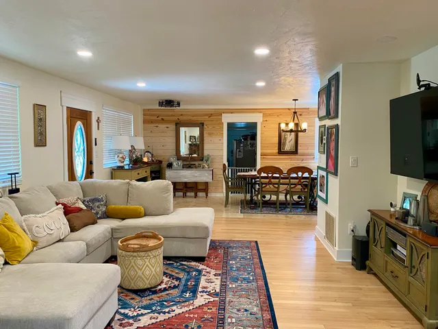 $599,900 | 353 Pine Tree Road, Lake Mary, FL 32746