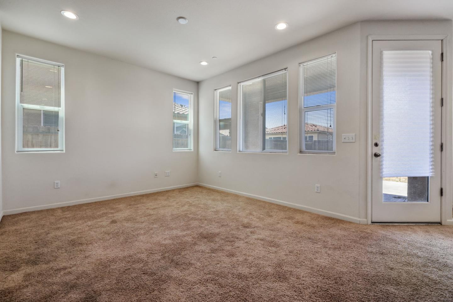 4355 Strathmore Place Merced, CA 95348 - Photo 11 of 40 Gallery Image 11