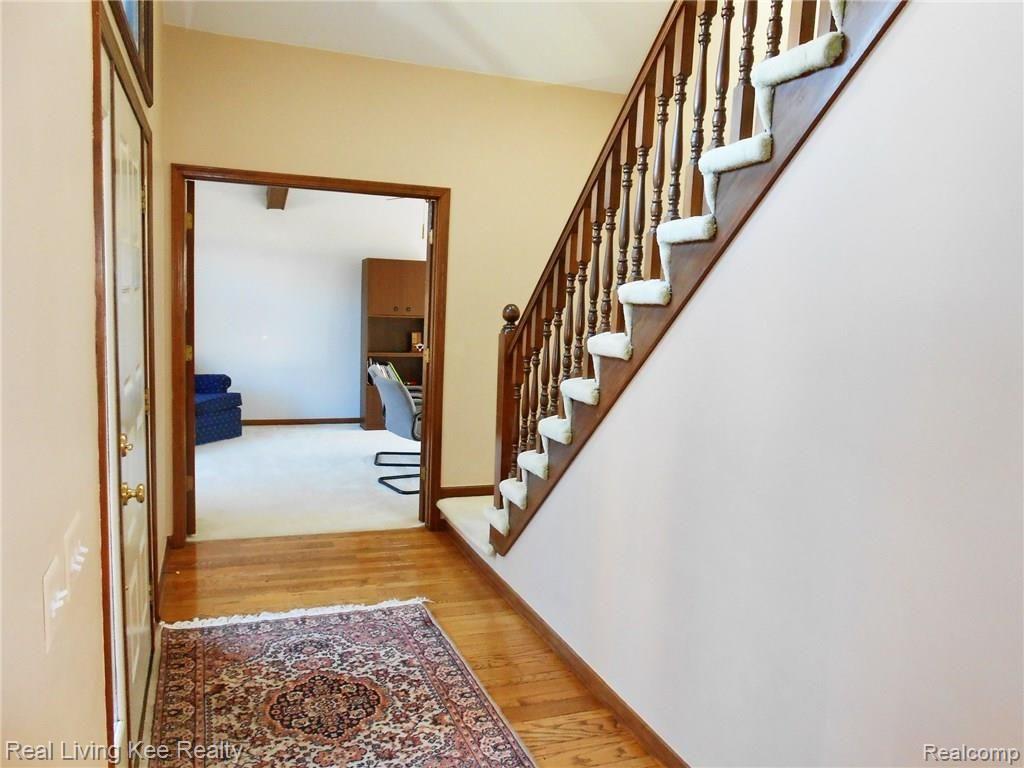 742 Stanford Circle Rochester, MI 48309 - Photo 4 of 35 Foyer 3.JPG