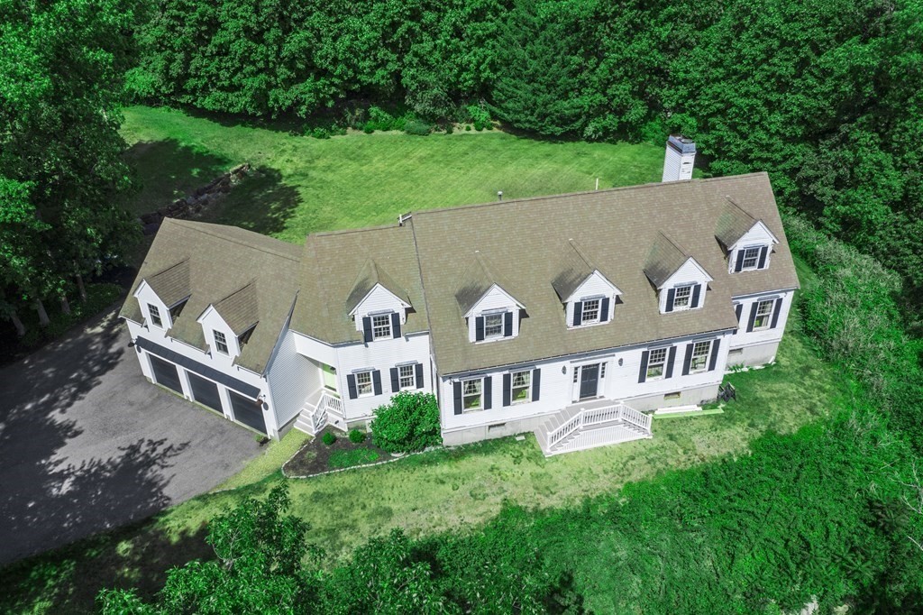 10 Dover Hill Road Topsfield, MA 01983 - Photo 3 of 40 Gallery Image 3