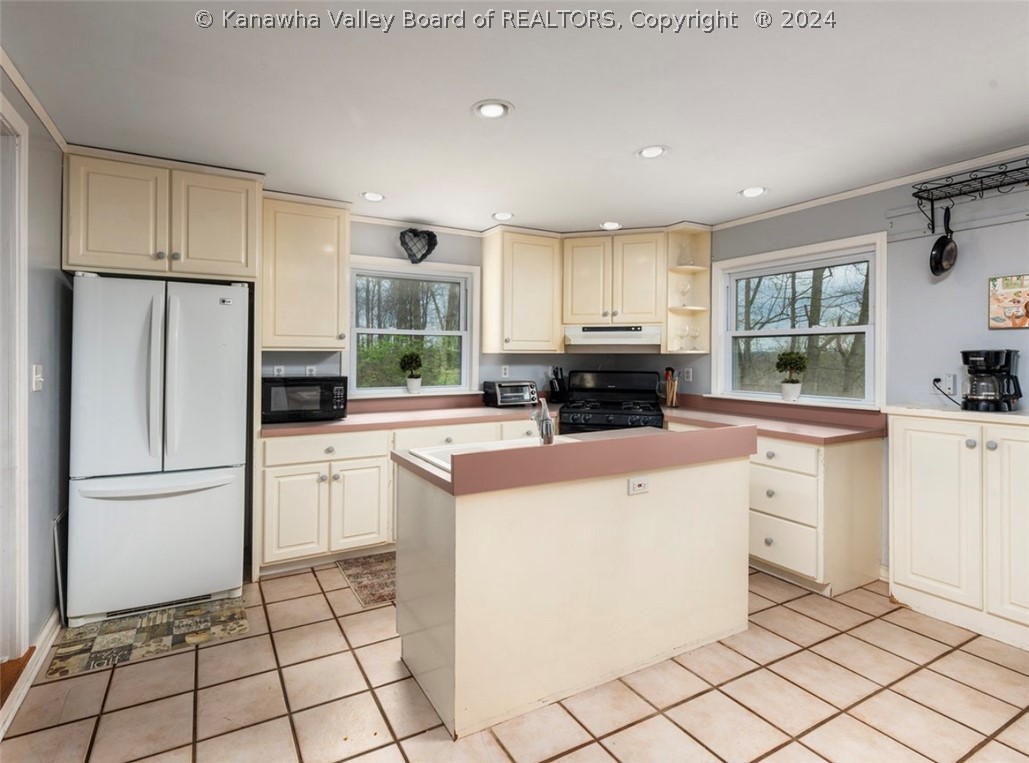 1543 Skyline Road Charleston, WV 25314 - Photo 4 of 19 Gallery Image 4