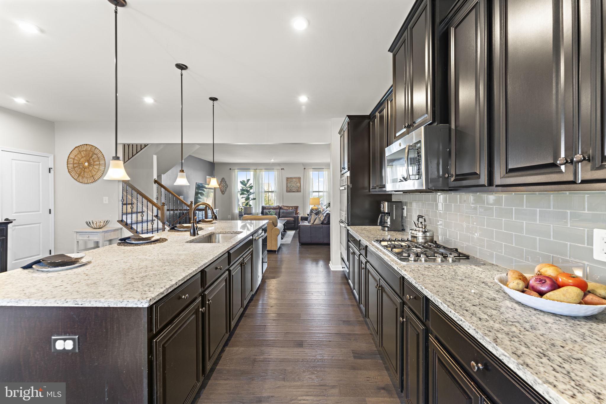 17922 Spotted Oak Road Dumfries, VA 22026 - Photo 12 of 62 Kitchen with Granite Countertops