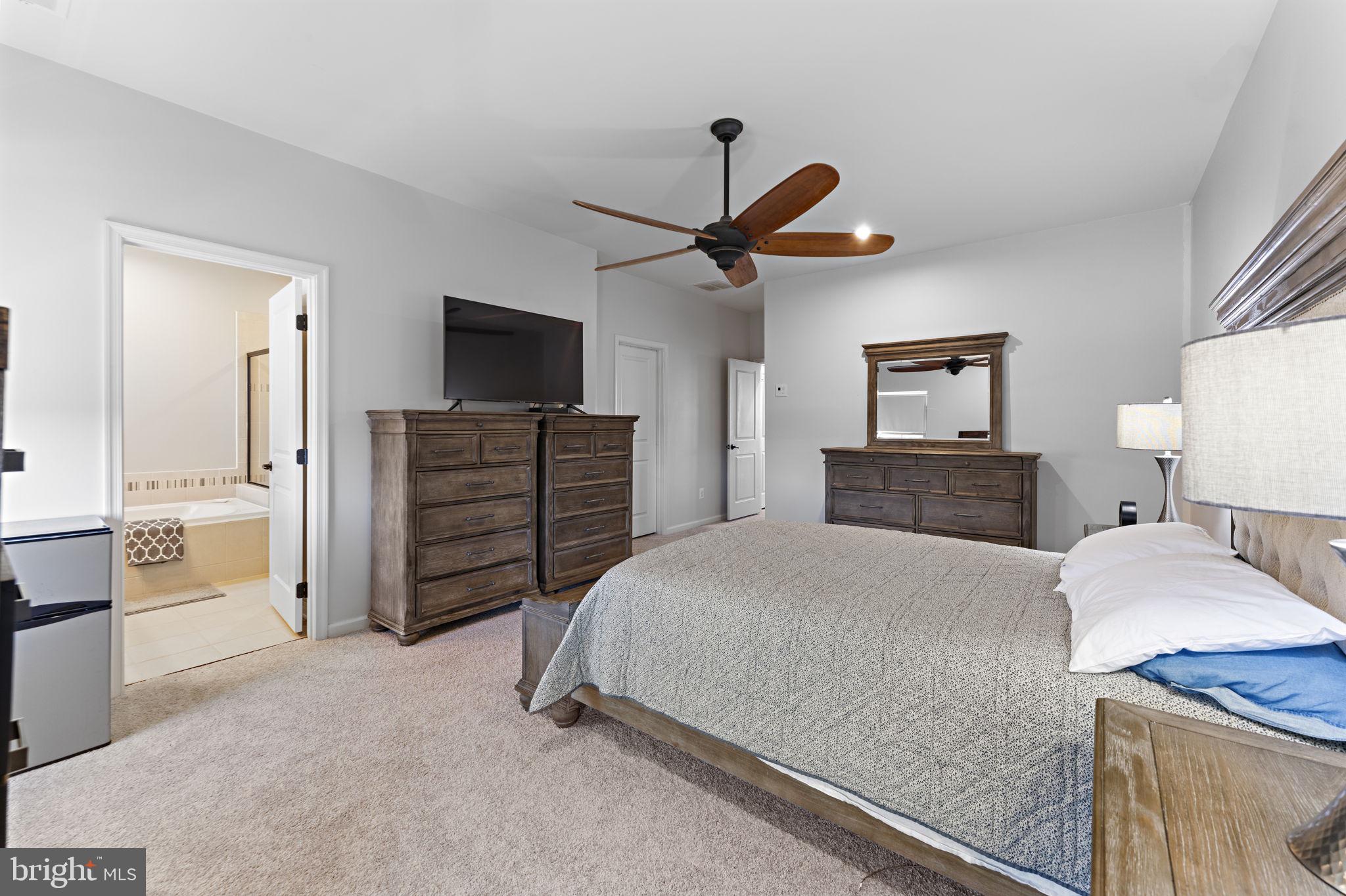 17922 Spotted Oak Road Dumfries, VA 22026 - Photo 27 of 62 Spacious Owners Suite w/Walk In Closet