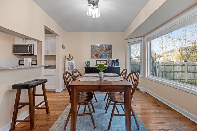 $345,000 | 1551 Glacier Parkway, Algonquin, IL 60102