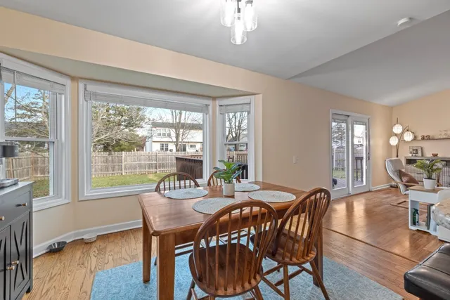 $345,000 | 1551 Glacier Parkway, Algonquin, IL 60102