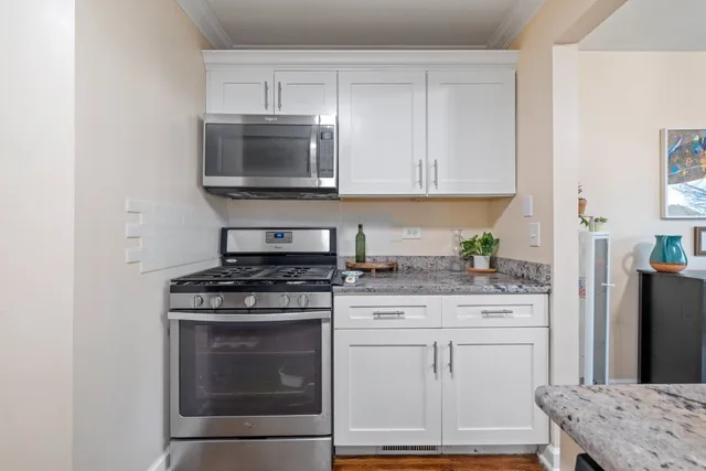 $345,000 | 1551 Glacier Parkway, Algonquin, IL 60102