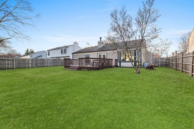 $345,000 | 1551 Glacier Parkway, Algonquin, IL 60102